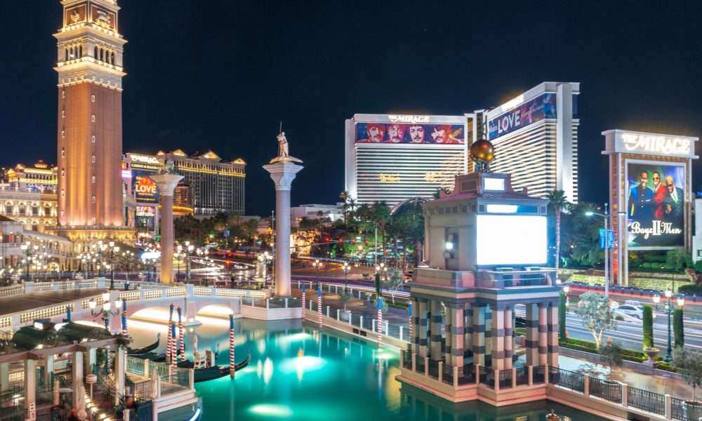 Your guide to the pool clubs of Las Vegas - Las Vegas Weekly